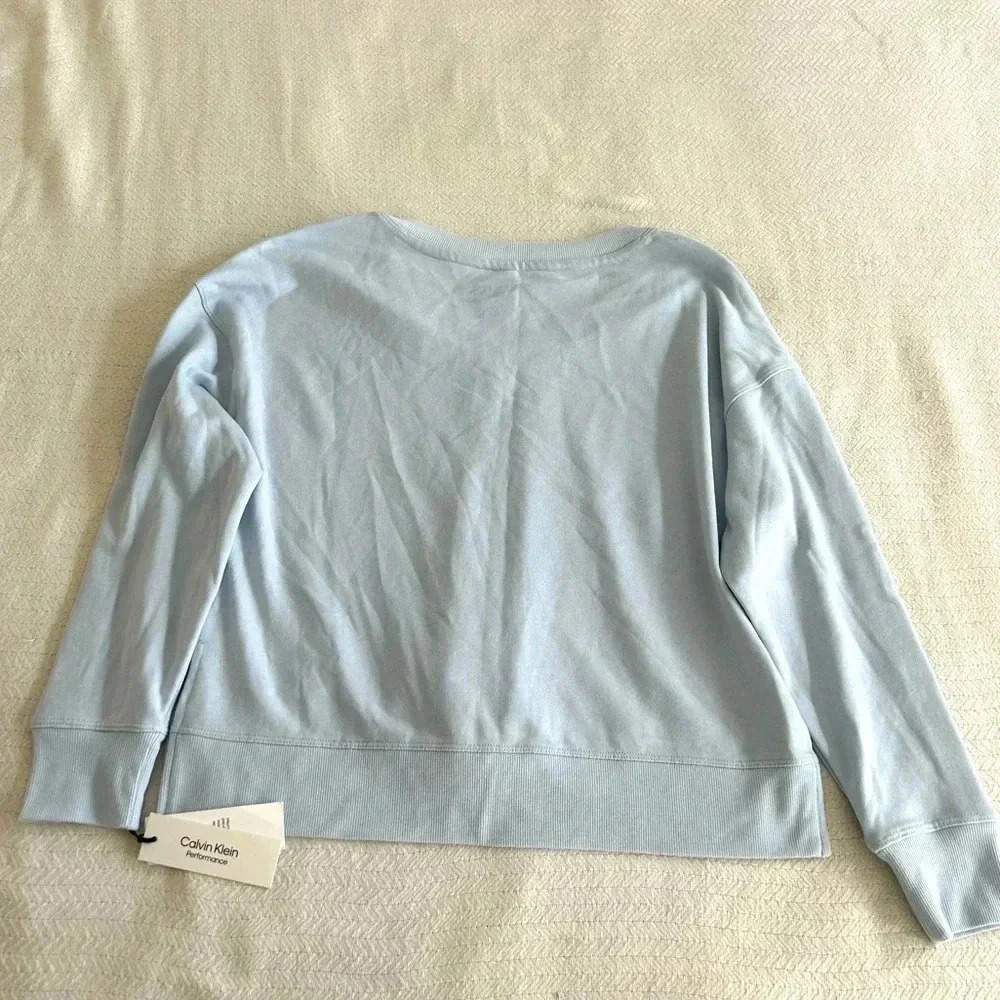 NWT Calvin Klein Performance V-neck Pullover NWT - image 6